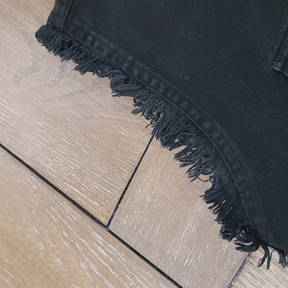 Hellanbach Sleeveless Button Up - Picture 5 of 10